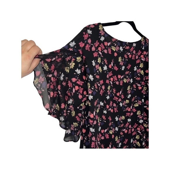 Vince Camuto Tops - Vince Camuto Womens Ruffle Blouse, Floral Top Purple, 1X Short Bell Sleeves